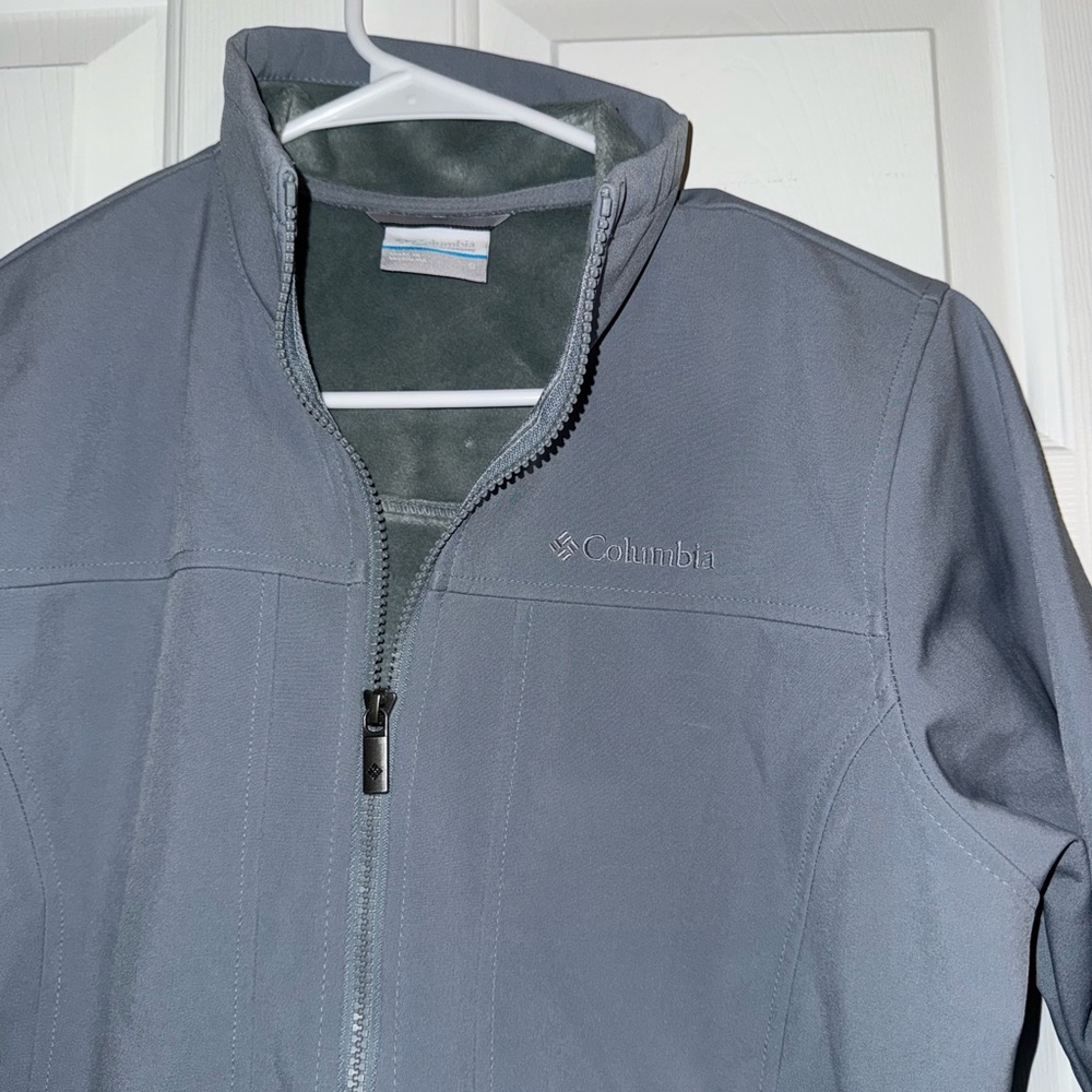 Columbia Soft Gray Fleece Ski/Snowboard/Hiking Waterproof Coat - Picture 3 of 15